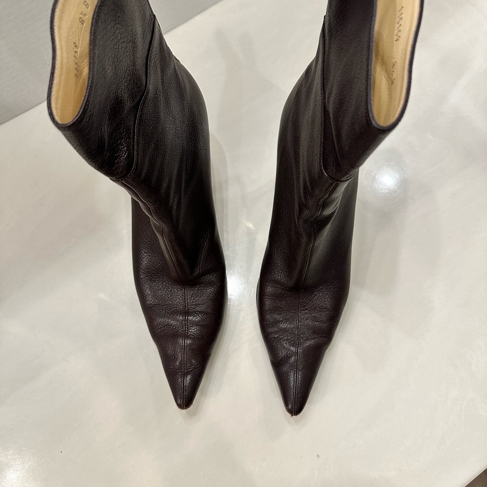 Gucci Black Heeled Boots with Luxurious Satin Finish - Picture 3 of 10